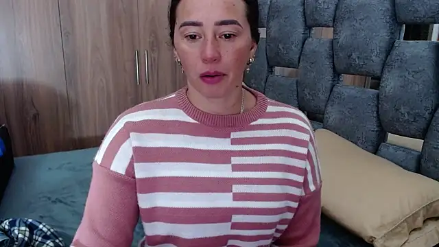 sara hott 1 online show from February 19, 2025, 2:01 pm