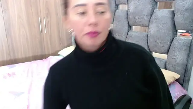 sara hott 1 online show from January 31, 2025, 7:18 pm