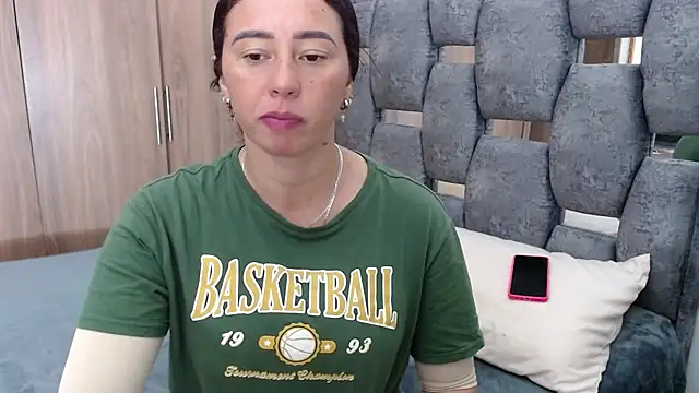 sara hott 1 online show from February 26, 2025, 2:16 pm