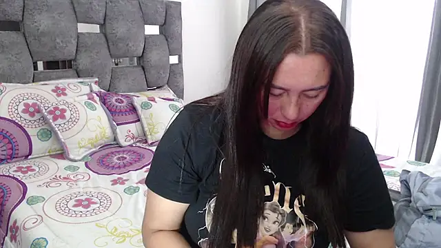 sara hott 1 online show from April 6, 2026, 8:21 pm