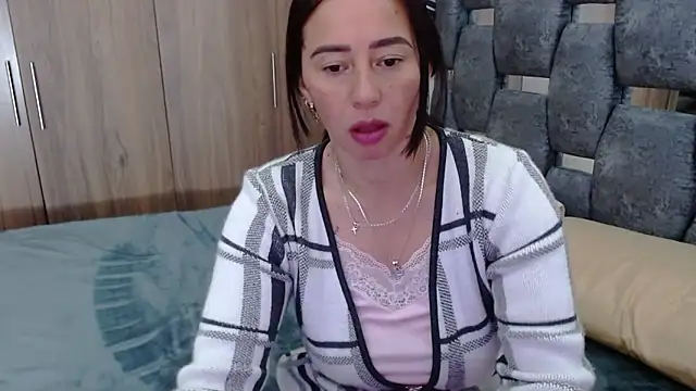 sara hott 1 online show from March 7, 2025, 12:34 pm
