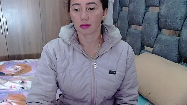 sara hott 1 online show from February 11, 2025, 12:47 pm