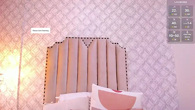 Pia Johnson  online show from November 18, 2025, 11:35 am