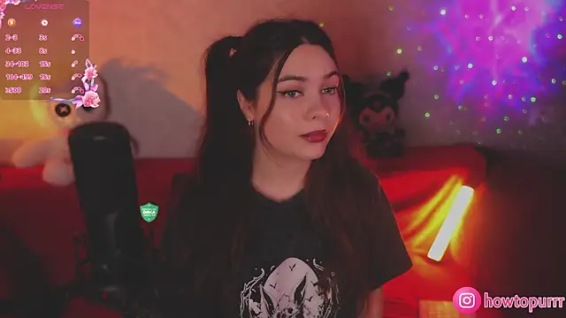 Snapshot of How2Meow chatting on October 12, 2025, 4:30 pm How2Meow online show from October 12, 2025, 4:30 pm