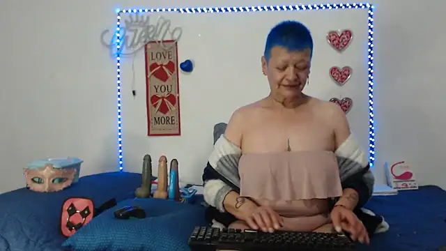 loquitaqueen011 online show from March 2, 2025, 9:19 pm