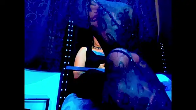 amareto queen online show from March 6, 2026, 9:32 pm