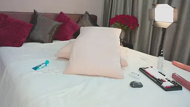 Snapshot of MillaBelle chatting on October 1, 2025, 2:27 am MillaBelle online show from October 1, 2025, 2:27 am