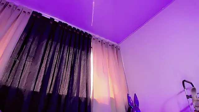 Snapshot of lesly_xx chatting on February 27, 2026, 7:35 pm lesly xx online show from February 27, 2026, 7:35 pm