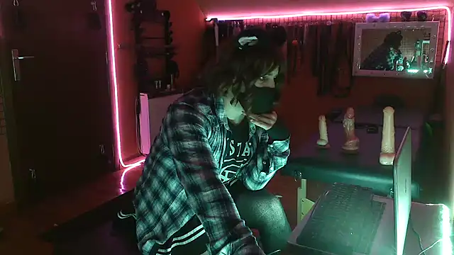 Ginny-the-bdsm-nympho online show from March 8, 2026, 5:49 pm