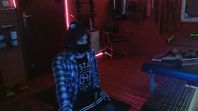 Snapshot of Ginny-the-bdsm-nympho chatting on October 30, 2025, 6:05 pm Ginny-the-bdsm-nympho online show from October 30, 2025, 6:05 pm