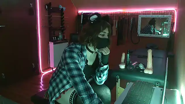 Snapshot of Ginny-the-bdsm-nympho chatting on March 9, 2025, 6:00 pm Ginny-the-bdsm-nympho online show from March 9, 2025, 6:00 pm