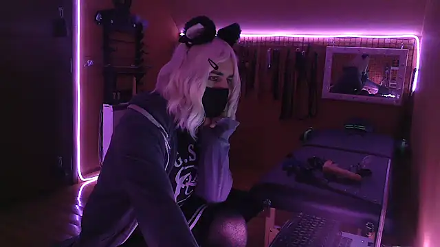 Snapshot of Ginny-the-bdsm-nympho chatting on October 5, 2025, 4:20 pm Ginny-the-bdsm-nympho online show from October 5, 2025, 4:20 pm