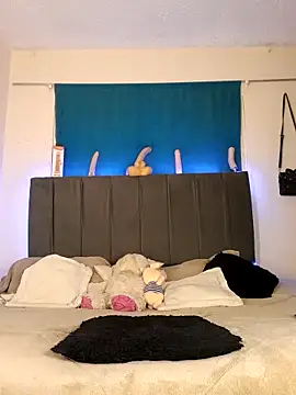 Snapshot of anna_dolls_ chatting on October 22, 2025, 3:39 am anna dolls  online show from October 22, 2025, 3:39 am