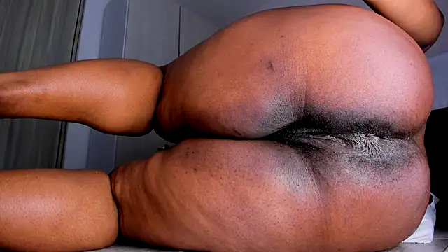 Snapshot of Skarleth69 chatting on October 9, 2025, 2:01 am Skarleth69 online show from October 9, 2025, 2:01 am