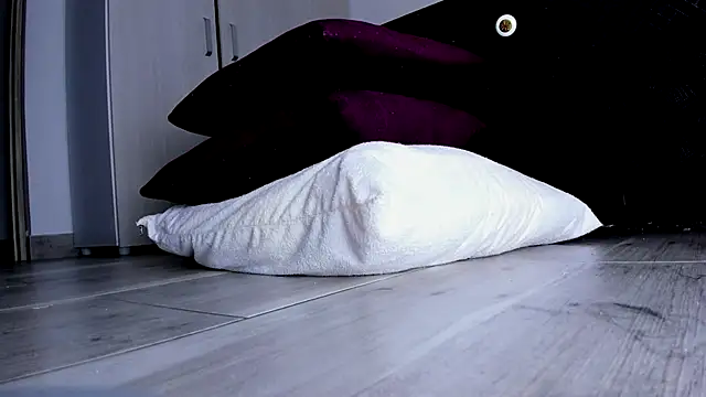 Snapshot of Skarleth69 chatting on October 21, 2025, 2:55 am Skarleth69 online show from October 21, 2025, 2:55 am