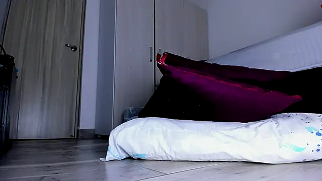 Snapshot of Skarleth69 chatting on October 20, 2025, 3:41 am Skarleth69 online show from October 20, 2025, 3:41 am