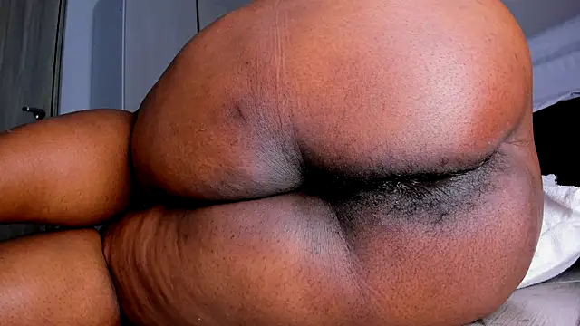 Snapshot of Skarleth69 chatting on October 7, 2025, 2:56 am Skarleth69 online show from October 7, 2025, 2:56 am