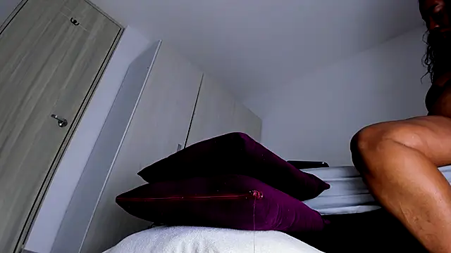 Skarleth69 online show from November 24, 2025, 2:22 am