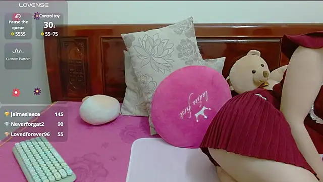YURIALA online show from March 12, 2025, 5:13 am