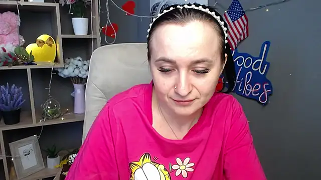 NinaFlawlees online show from July 7, 2026, 6:47 am