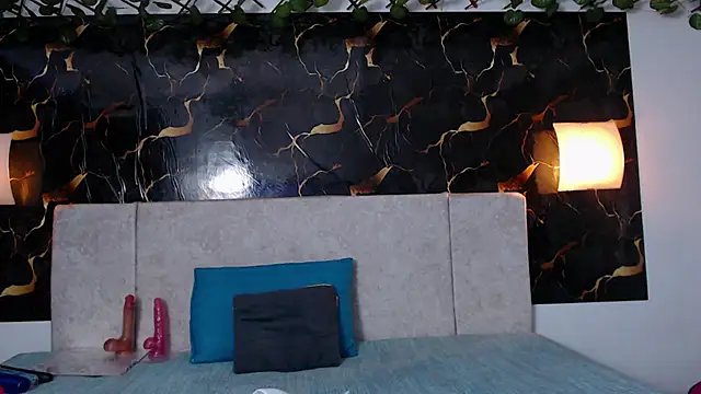 adriscute online show from April 14, 2026, 7:52 pm