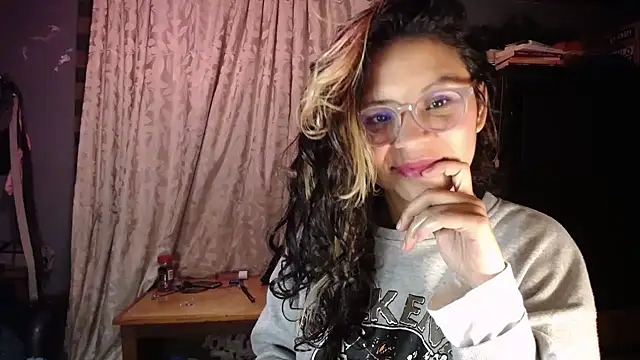 Snapshot of Hathorlove chatting on February 24, 2026, 6:47 am Hathorlove online show from February 24, 2026, 6:47 am