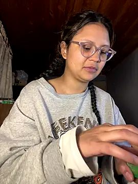 Snapshot of Hathorlove chatting on October 13, 2025, 3:19 am Hathorlove online show from October 13, 2025, 3:19 am