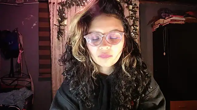 Snapshot of Hathorlove chatting on January 13, 2026, 1:53 am Hathorlove online show from January 13, 2026, 1:53 am