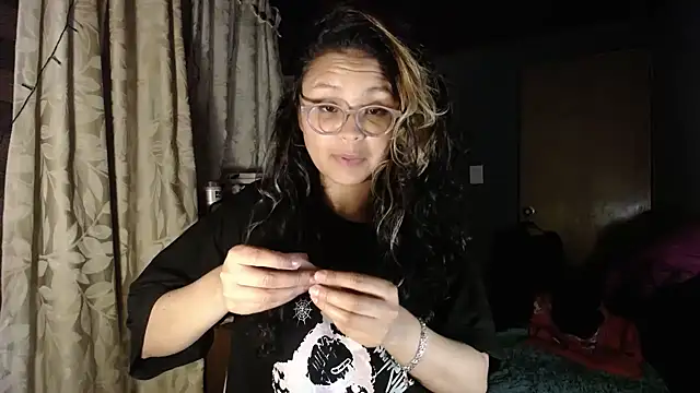 Snapshot of Hathorlove chatting on November 3, 2025, 7:57 am Hathorlove online show from November 3, 2025, 7:57 am