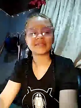 Hathorlove online show from December 5, 2024, 11:45 pm