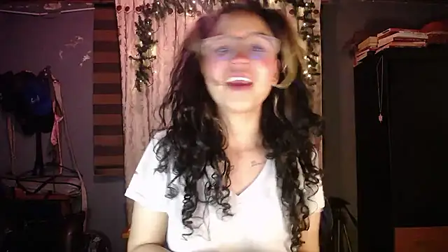 Snapshot of Hathorlove chatting on January 15, 2026, 3:32 am Hathorlove online show from January 15, 2026, 3:32 am