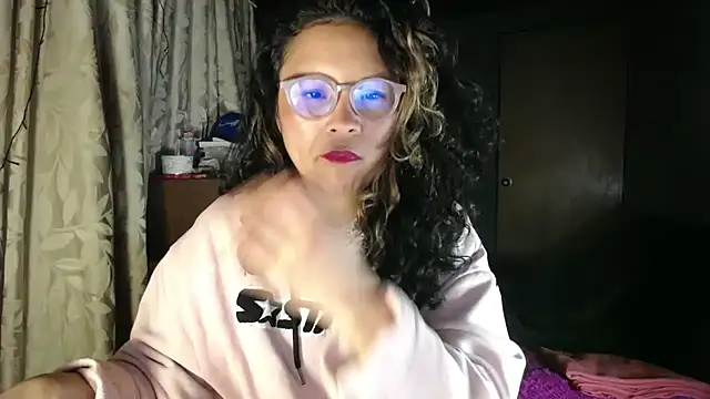 Snapshot of Hathorlove chatting on November 28, 2025, 4:23 am Hathorlove online show from November 28, 2025, 4:23 am