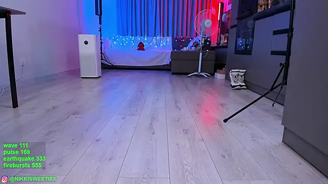 Snapshot of nikkisweetie chatting on February 3, 2025, 5:29 am nikkisweetie online show from February 3, 2025, 5:29 am