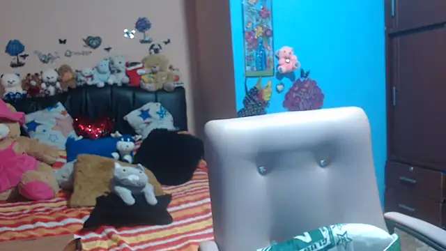 Snapshot of milfeddy_ chatting on March 8, 2025, 12:22 am milfeddy online show from March 8, 2025, 12:22 am