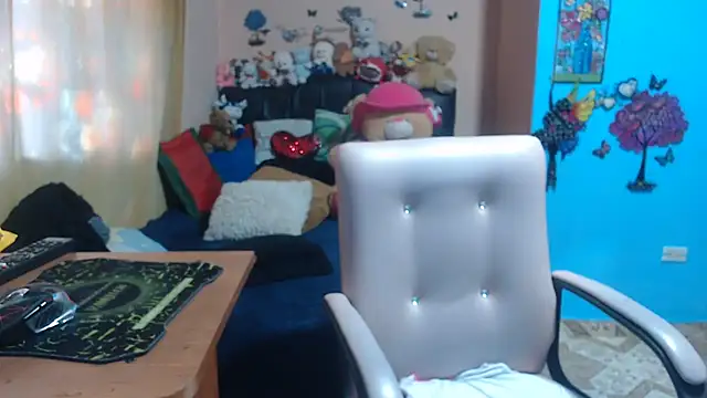 Snapshot of milfeddy_ chatting on October 16, 2025, 12:24 pm milfeddy online show from October 16, 2025, 12:24 pm