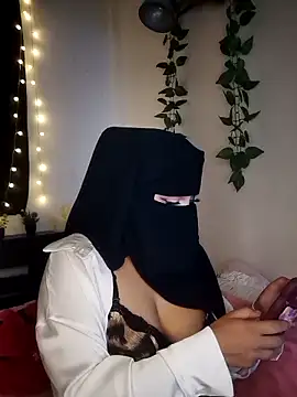 Snapshot of Bayan-Queen chatting on September 26, 2025, 3:52 pm Bayan-Queen online show from September 26, 2025, 3:52 pm