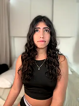 Snapshot of Gaby_zahir_ chatting on October 6, 2025, 11:33 am Gaby zahir  online show from October 6, 2025, 11:33 am