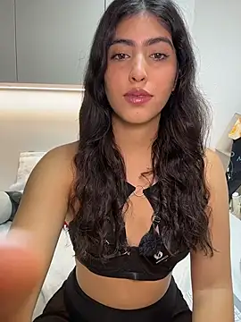 Gaby zahir  online show from November 11, 2025, 3:18 pm