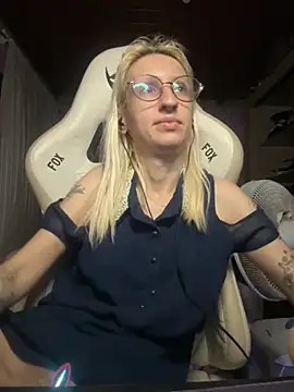 Snapshot of bunnydark00 chatting on November 23, 2025, 2:32 am bunnydark00 online show from November 23, 2025, 2:32 am