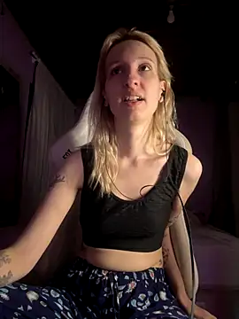 Snapshot of bunnydark00 chatting on December 20, 2025, 12:35 am bunnydark00 online show from December 20, 2025, 12:35 am