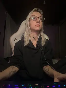 Snapshot of bunnydark00 chatting on September 28, 2025, 12:06 am bunnydark00 online show from September 28, 2025, 12:06 am