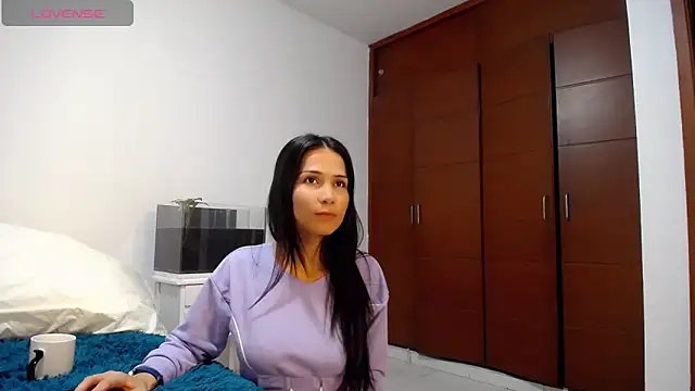 kimberlyshantal online show from November 6, 2025, 2:32 pm