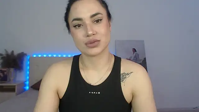 RoxannePure online show from March 19, 2026, 4:01 am