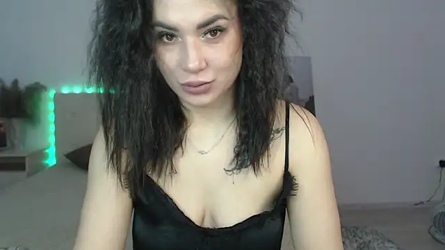 RoxannePure online show from February 24, 2026, 4:24 am