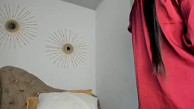 Snapshot of Naughty__Mom chatting on March 6, 2025, 8:41 am Naughty Mom online show from March 6, 2025, 8:41 am