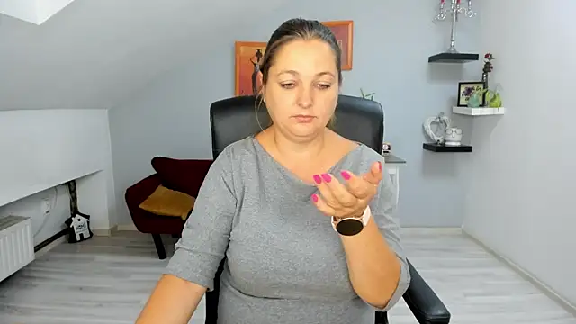 Snapshot of LollaGirl chatting on September 9, 2025, 3:38 am LollaGirl online show from September 9, 2025, 3:38 am