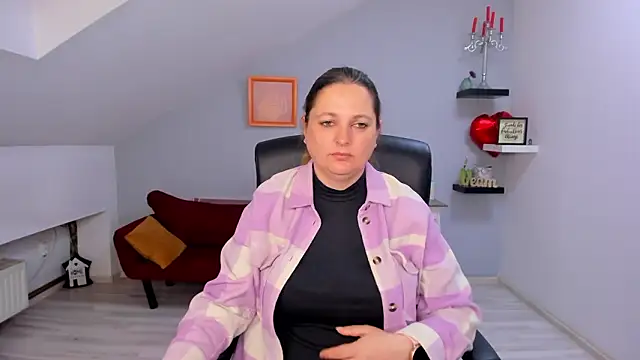 LollaGirl online show from March 19, 2026, 4:12 am