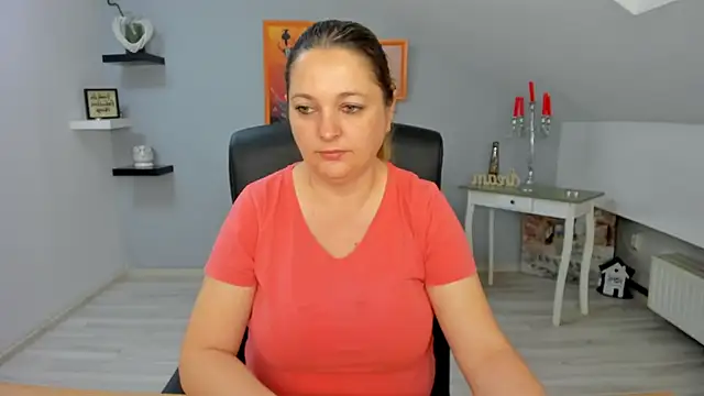 Snapshot of LollaGirl chatting on March 11, 2025, 4:08 am LollaGirl online show from March 11, 2025, 4:08 am