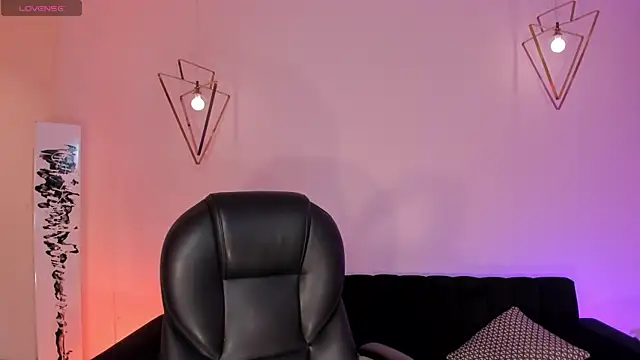 RossieRhoades online show from September 25, 2025, 1:06 pm