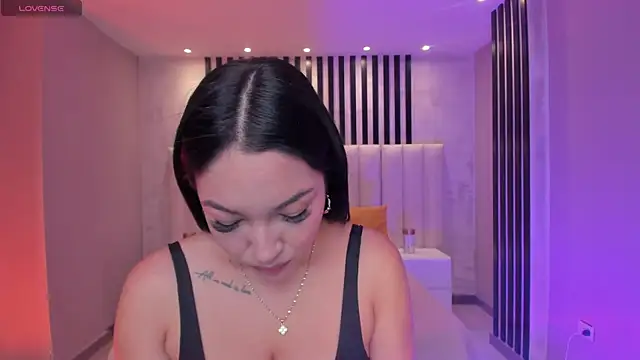 RossieRhoades online show from October 2, 2025, 7:28 pm